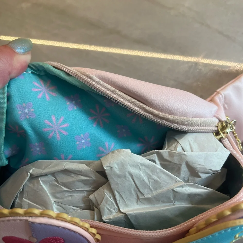 Disney Minnie Mouse Main Attraction Small World Loungefly hipster  bag  NWOT - Picture 3 of 4